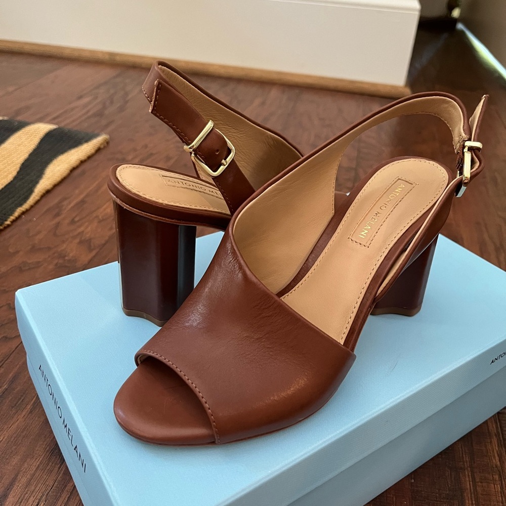 Antonio Melani Brinay Slingback -NWT